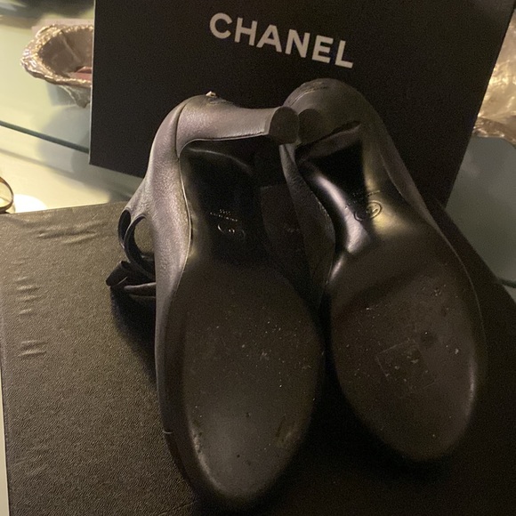 CHANEL 💯%Auth&NIB MetierDeArts RUNWAY high heel shoe booties w/ crystals & bows - Picture 6 of 15